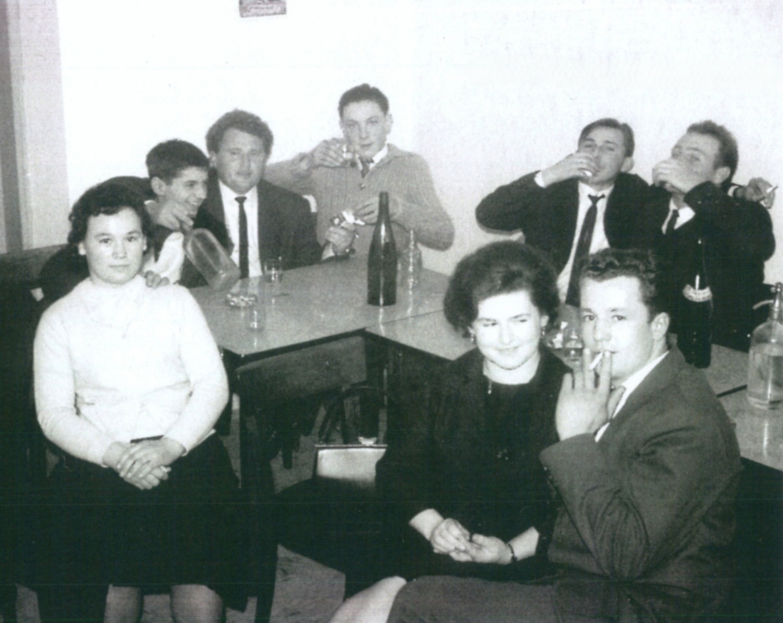 St. Martin - Gasthaus Röhrling: Gruppe in geselliger Runde - Hofbauer/Heinisch/Weiss/Stelzer/Röhrling/Mirtl/Klepits