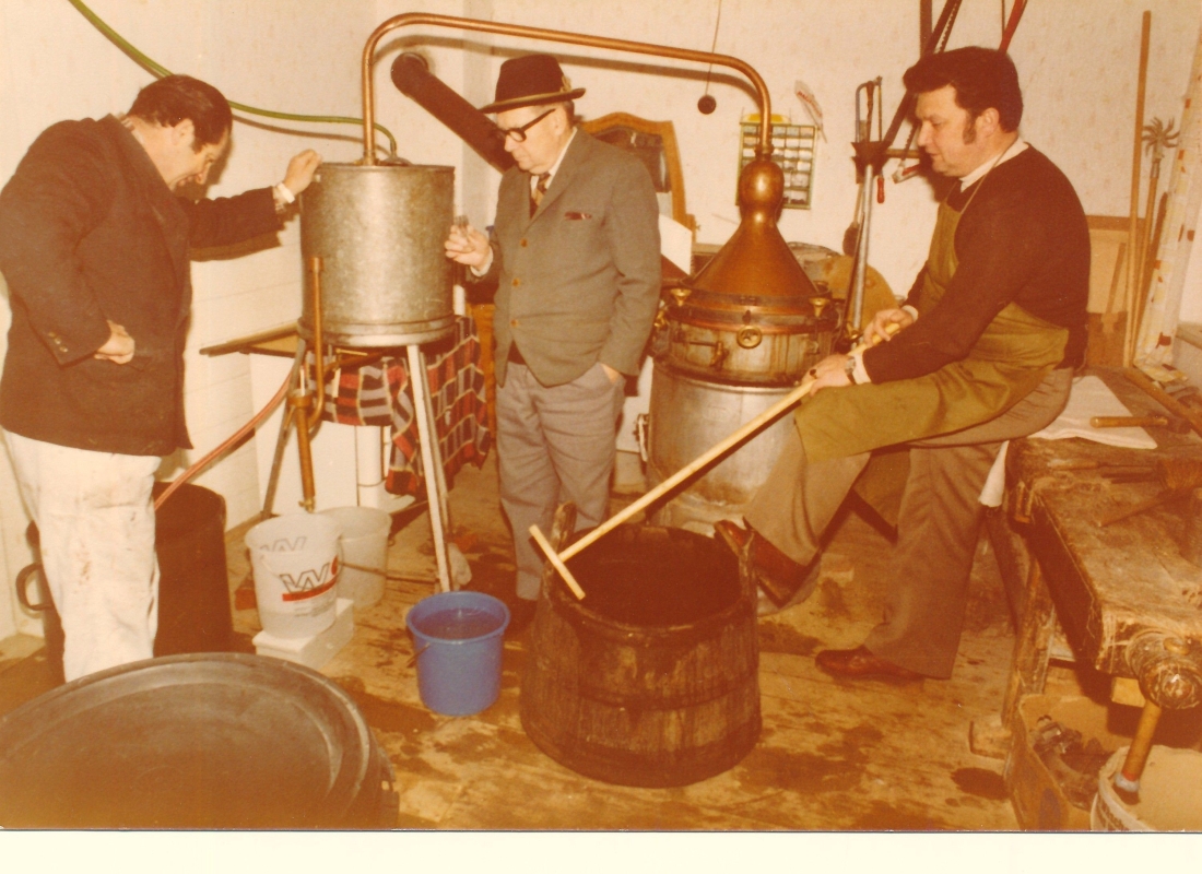 Schnapsbrennen bei Erich Langer (*1934/+2010) - Am Telek 21