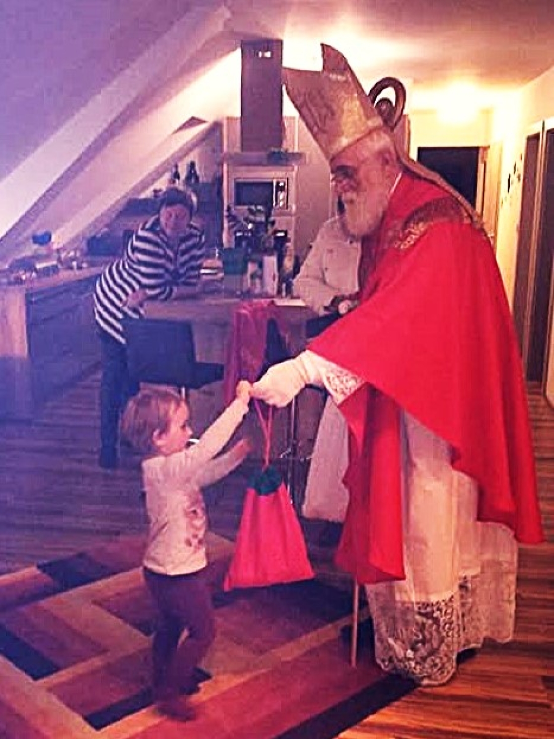 Der Nikolaus besucht Fam. Drobits (Grazerstraße 61) - Böhm