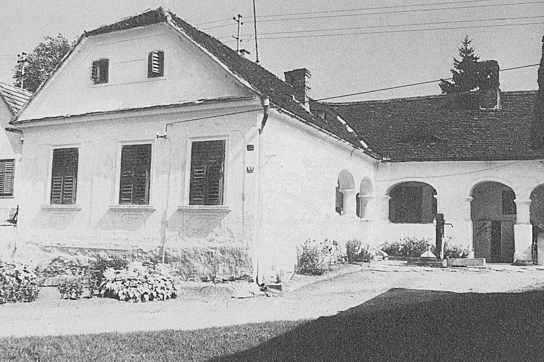 Bauernhaus mit Arkaden - Steinamangererstraße 85 (Martos Szabo [Julia Miklos])
