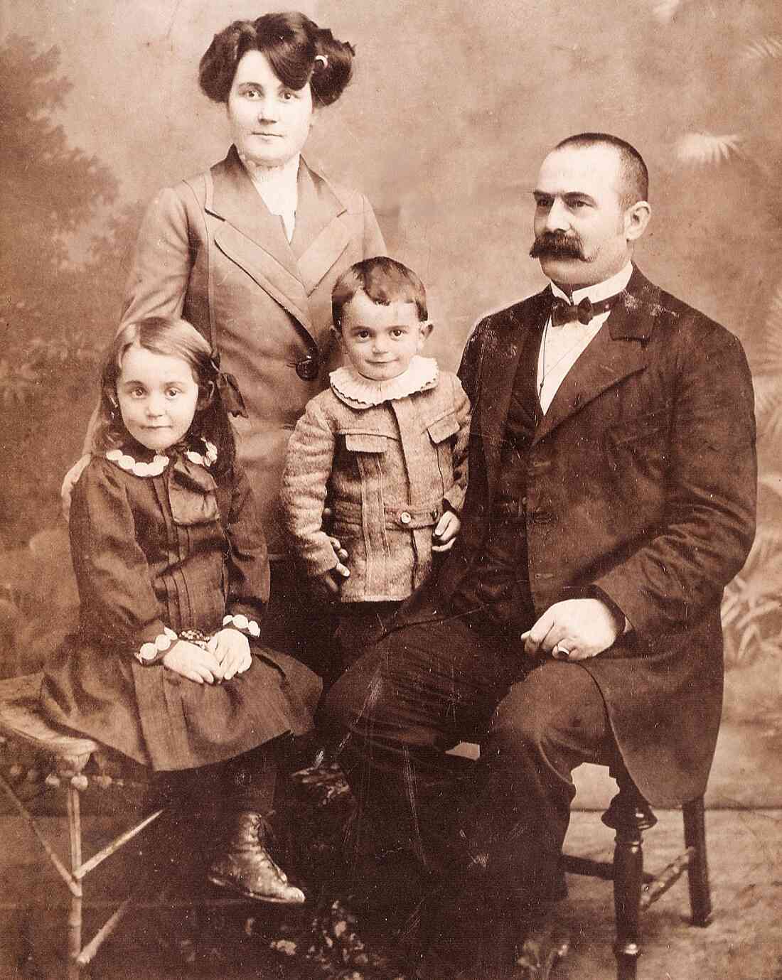 Familie Maria (*1882/+1963) und Karl Granich (*1870/+1926)