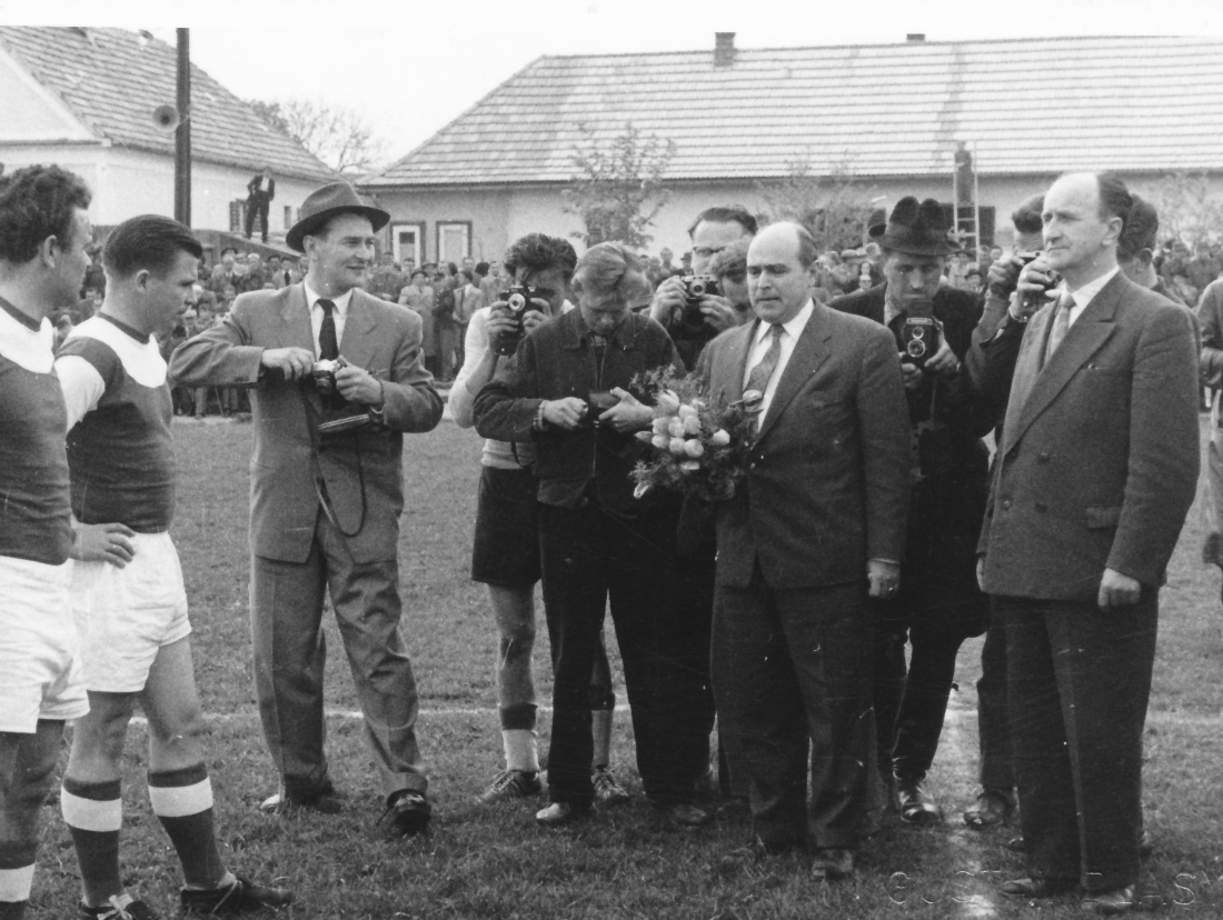 Fußball: Präsiden Dr. Glatz anlässlich der Begrüßung des Ungarischen Nationalteams vor dem Spiel gegen gegen den SC-Oberwart (Portschy/Knotzer)