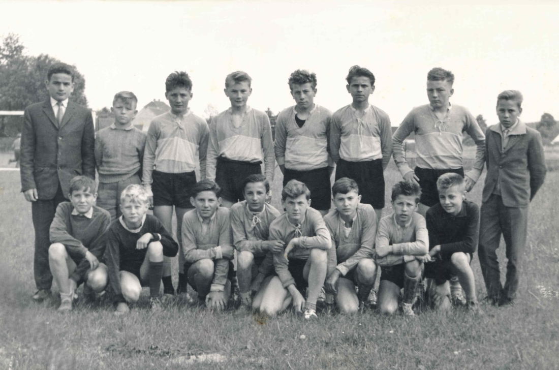 Fußball: die Schülermannschaft des SCO vor einem Meisterschaftsspiel in Riedlingsdorf