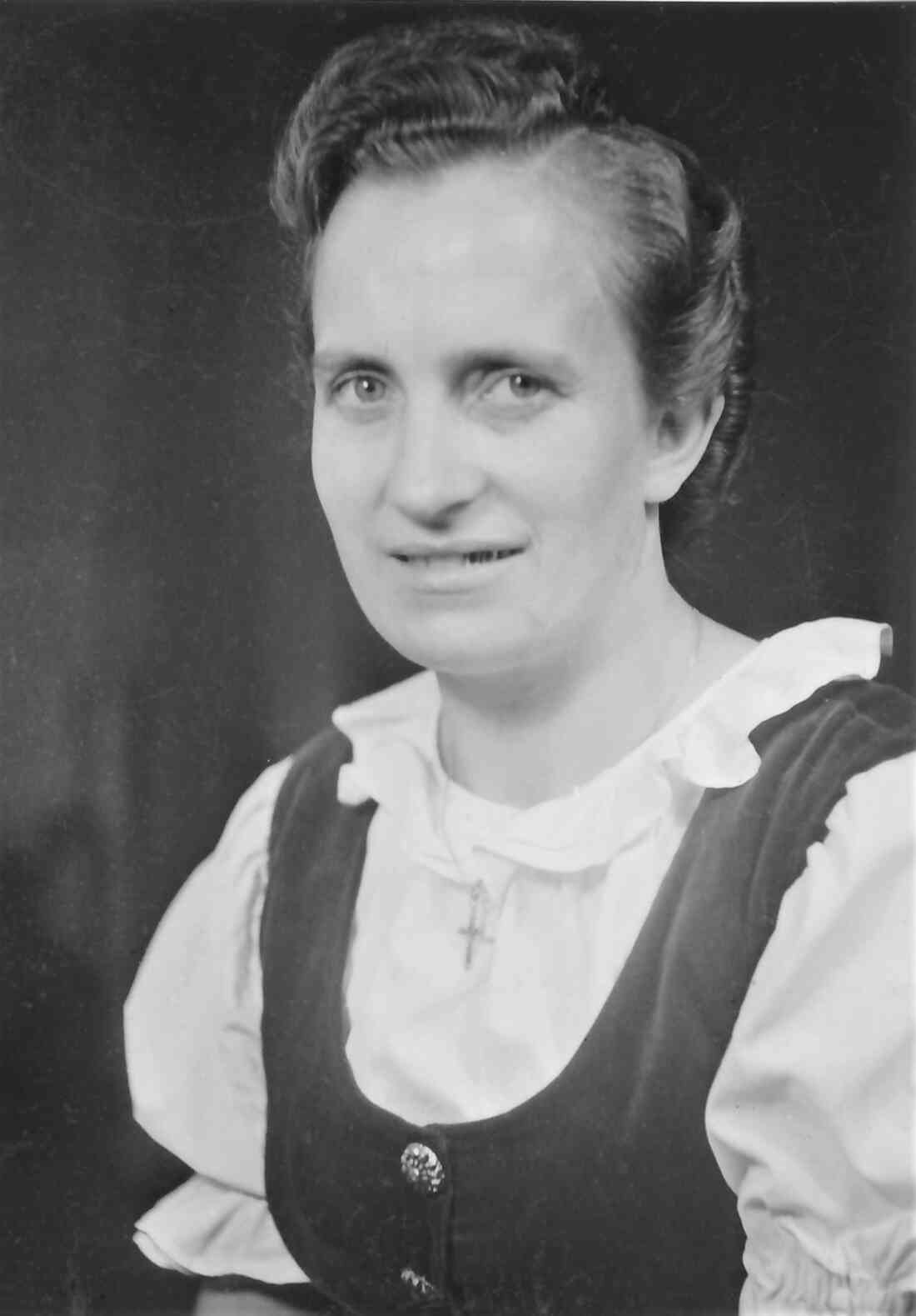 Irma Graf (geb. Hanusch, *1914 / +2000) aus dem Haus der Gärtnerei Hanusch-Graf (Portrait)