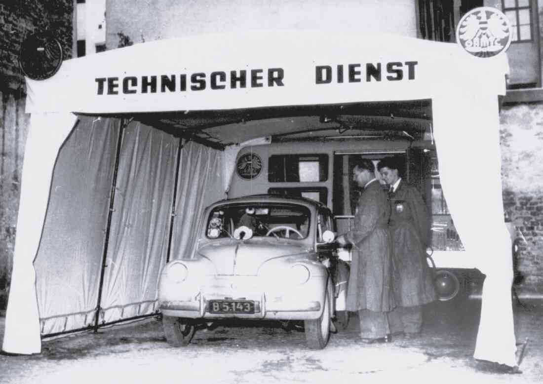 ÖAMTC: 1. Stützpunkt in Oberwart an der Adresse Wienerstraße 19 in einem Zelt // Geschichte des Clubs in Oberwart