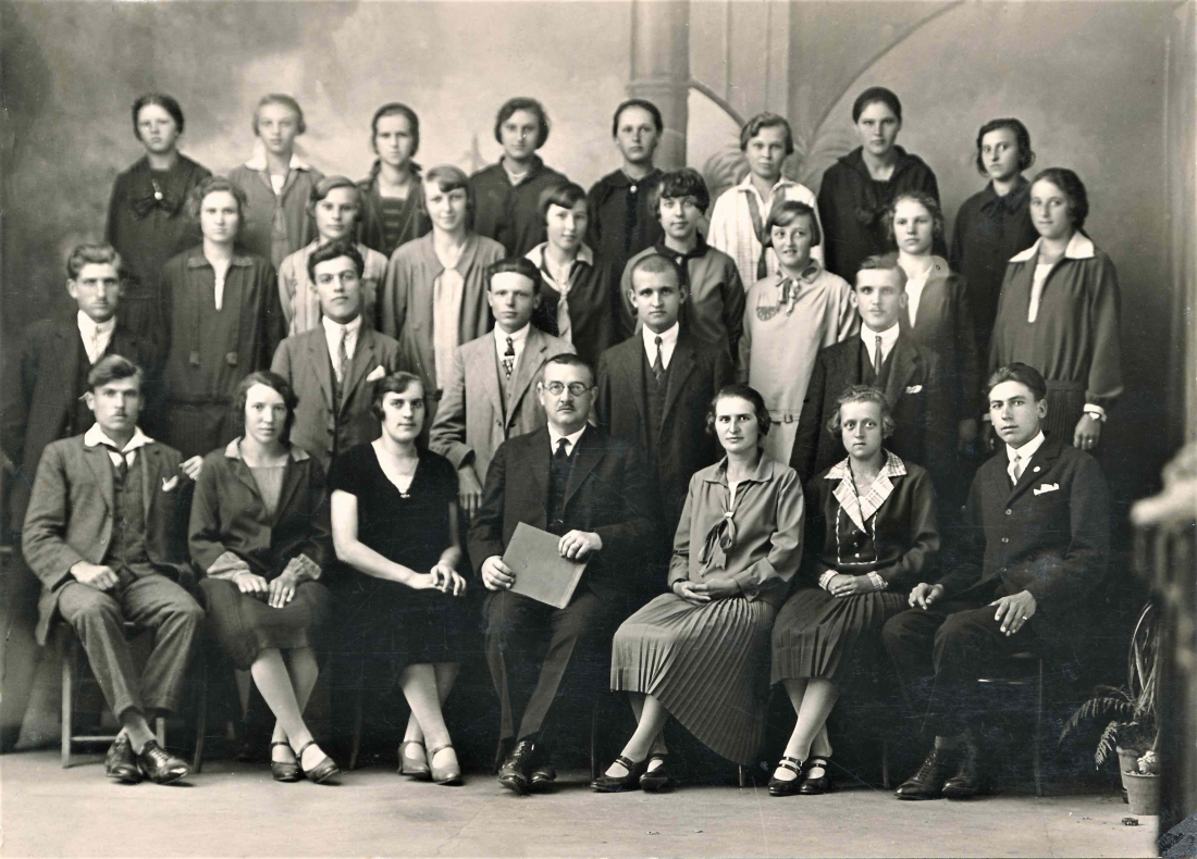 Kath. Pfarrgemeinde: Kirchenchor unter der Leitung von Dir. Hermann Schwartz (Lehrer in r.k. VS von 1905 - ab 1911 auch als Kantorlehrer - bis 1938)