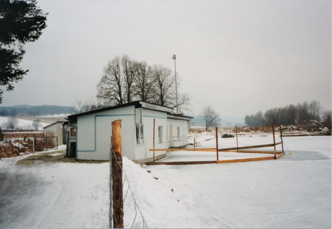 Stieberteich: Vereinsgebäude des Eislaufvereins