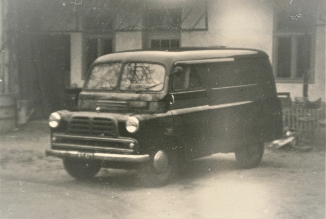Leichenwagen der Marke Bedford / Bestattung Gangoly