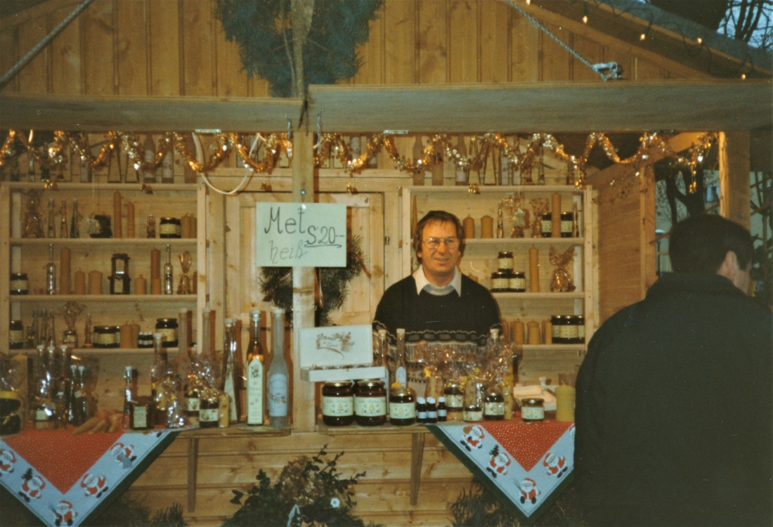 1. Oberwarter Christkindlmarkt: Imker Alfred Csencsics, ein treuer Standler der ersten Jahr