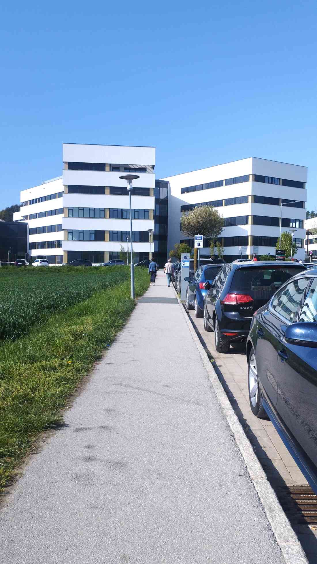 Blick auf das neue Krankenhaus: Klinik Oberwart (Dornburggasse 90)