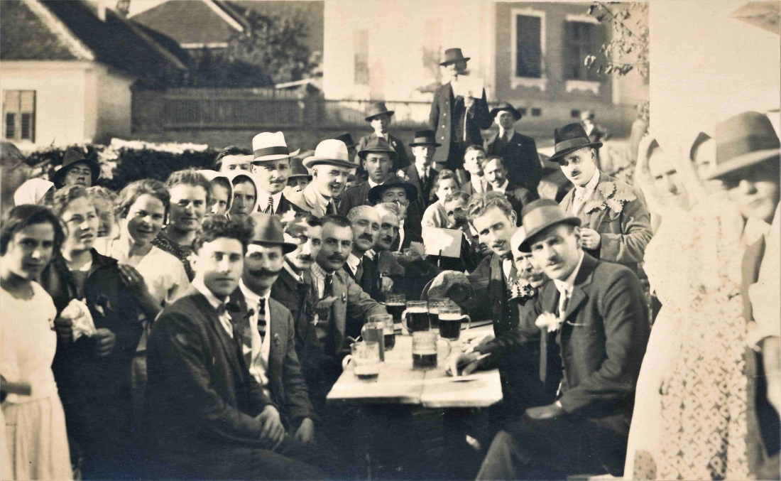 27. Mai 1923: 25 Jahre Oberwarter Männergesangverein (MGV) - gesellige Runde anlässlich des Sängerfestes und der Fahnenweihe - Eigenbauer/Tölly/Adler/Nicka/Adler/Pfeiler