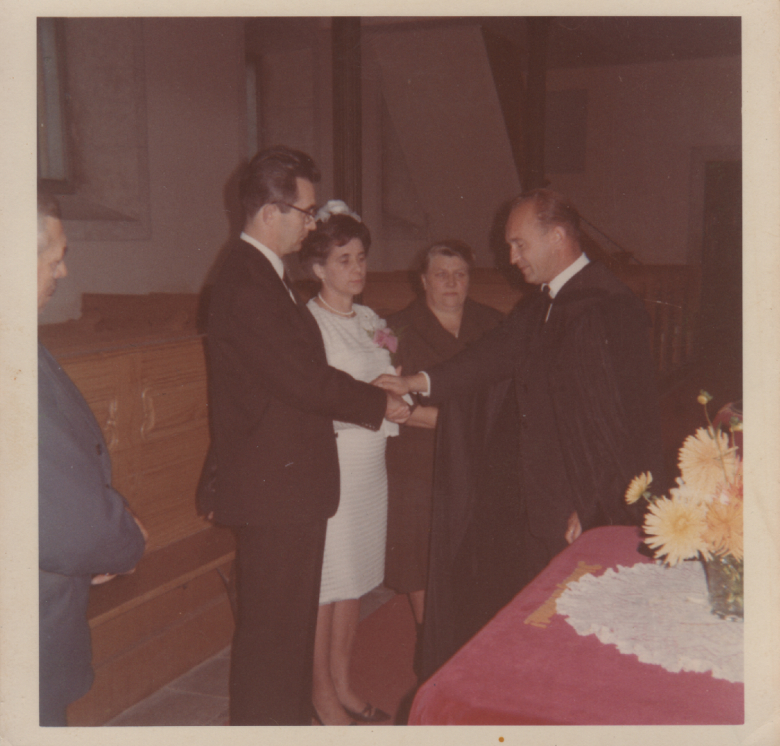 Hochzeits-Erneuerungszeremonie von Gisela Adorjan und Lorinc Lukas in Oberwart (Hochzeit in Chicago USA 1965) - Original "Wedding vow renewal ceremony in Oberwart of Gisela Adorjan and Lorinc Lukacs (original wedding in Chicago USA 1965)"