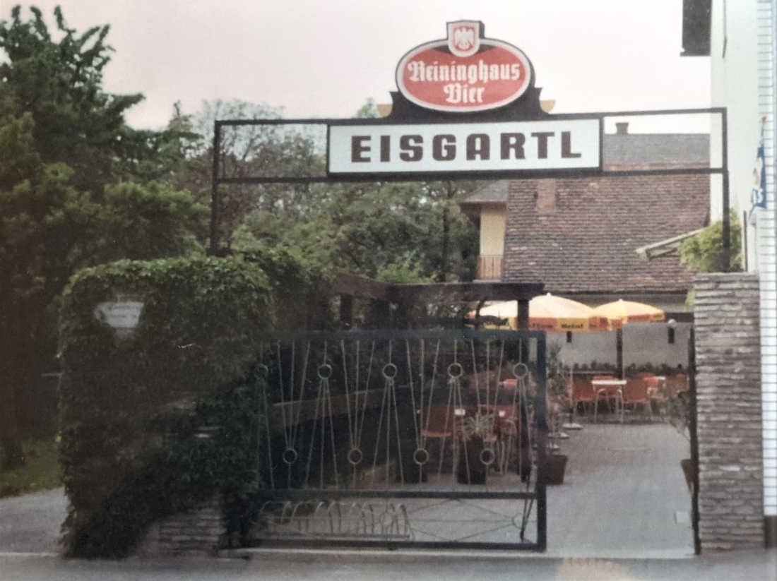 Eingang ins Eisgartl (Steinamangererstraße 16) nach der Umgestaltung ca. 1966