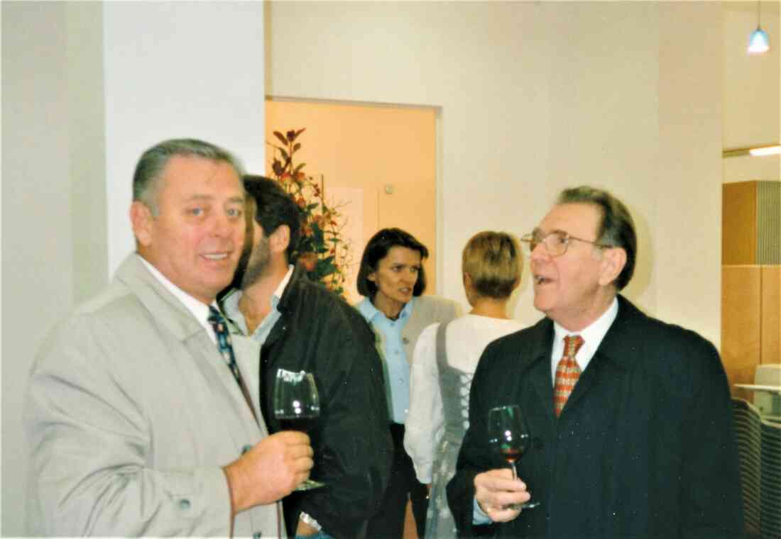 Raiffeisenbank (Geschäftslokal Wienerstraße 5): OAR Fülöp und Bgm. Racz bei der Eröffnung anlässlich des Umbaus 1997