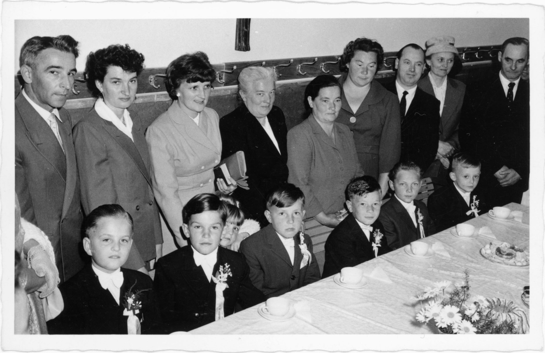 Röm. kath. Pfarrgemeinde: Hl. Erstkommunion 1960 - Pokomandy/Ringbauer/Bieler/Nagy/Kager/Wagner/Pocza