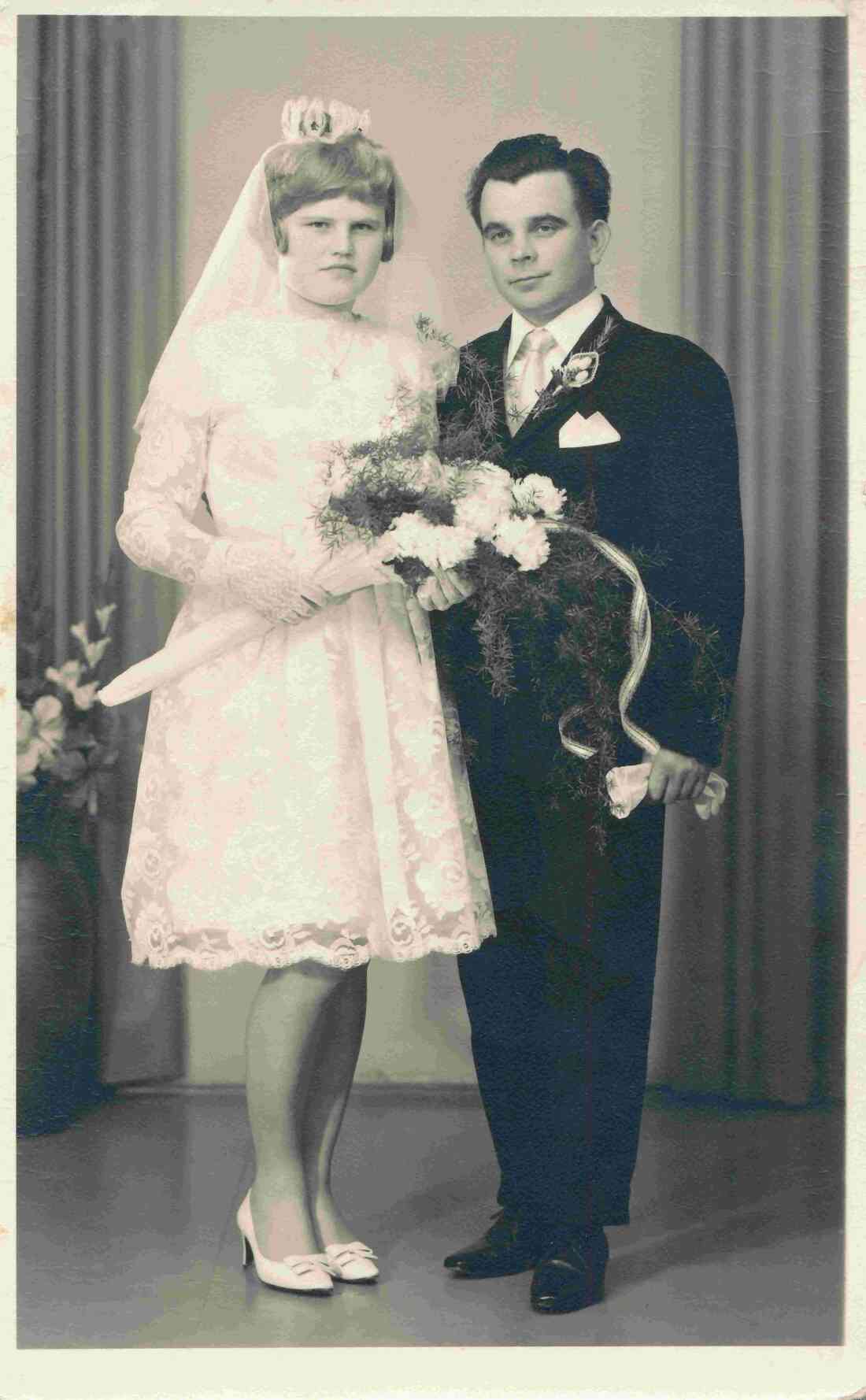 Das Hochzeitspaar Walpurga Agnes Simon (*1951) und Ludwig Seper (*1942)