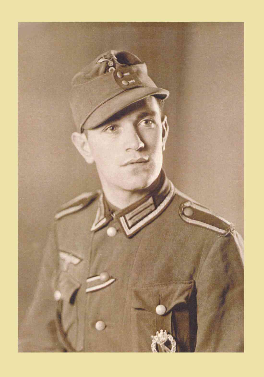 Portrait: Karl Benkö, Unteroffizier (*1919/+1945) - gefallen als Soldat der Deutschen Wehrmacht - OW 218 / Eichendorffgasse 9