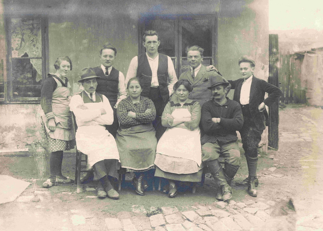 Ludwig Kantor (*1902/+1965) in Schwechat/Kaiserebersdorf bei der Arbeit