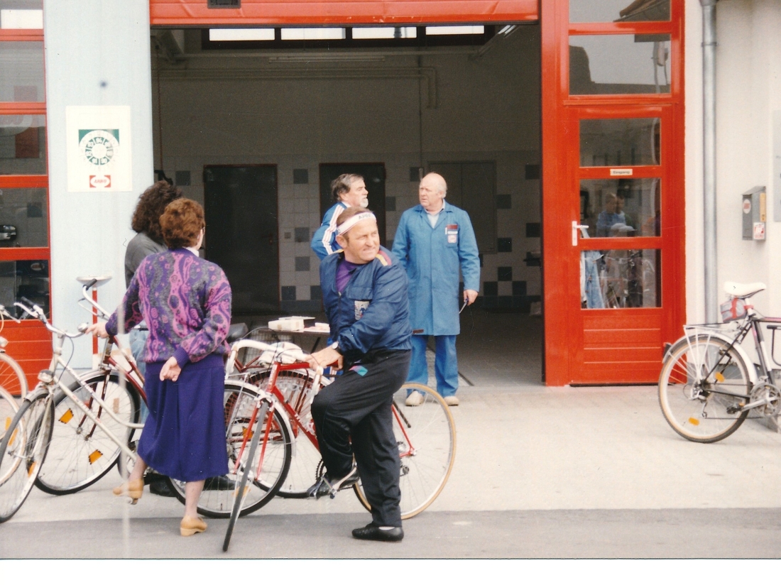 Vor dem ARBÖ-Prüfzentrum (Rosengasse 1): Radwandertag - Majzl/Bachkönig/Hadl