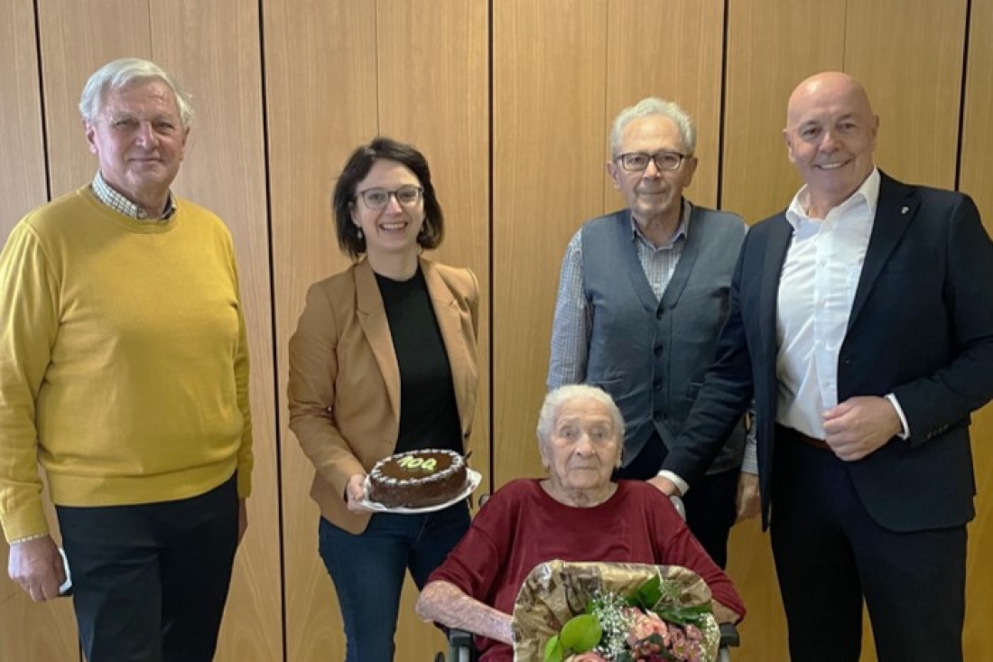 Julianna Szabo (*1921/+2022) feiert ihren 100. Geburtstag -