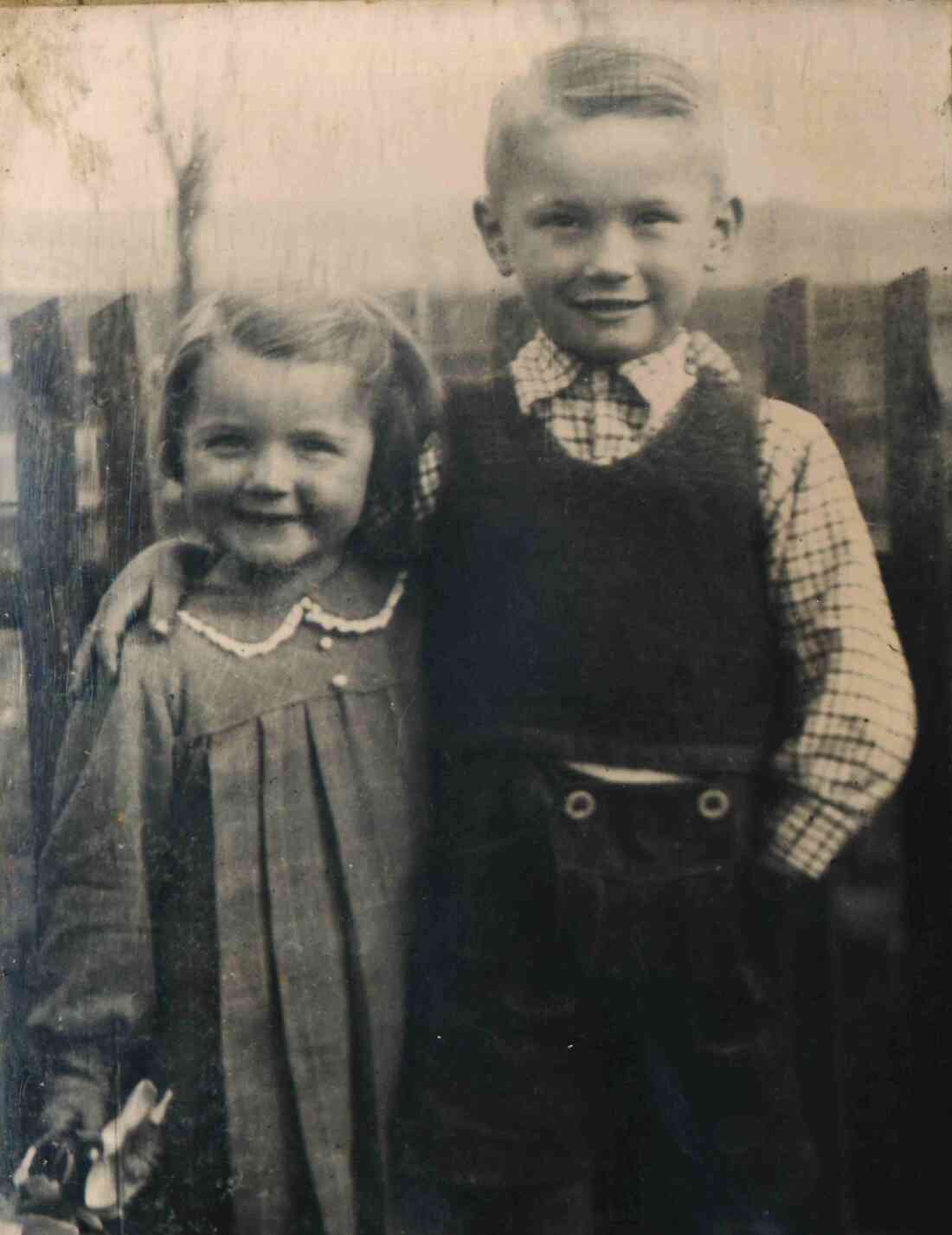 Schwester Helene und Bruder Ladislaus Böcskör - Grazerstraße 31