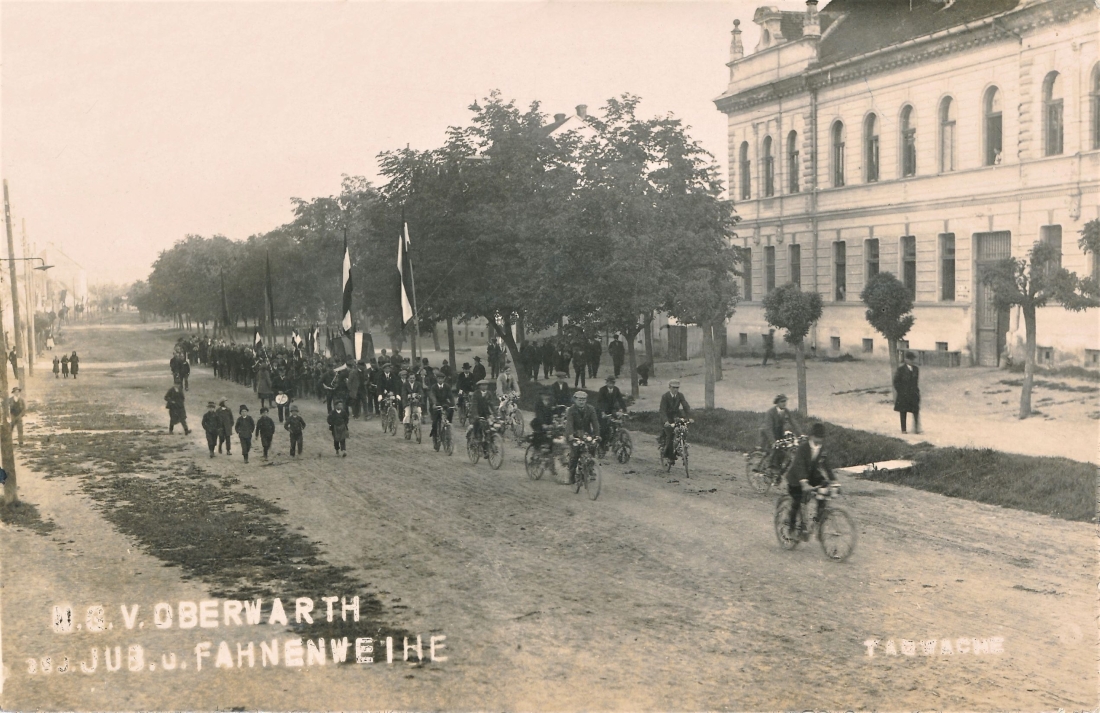 27. Mai 1923: 25 Jahre Oberwarter Männergesangverein (MGV) "Sängerfest und Fahnenweihe" -  morgentlicher Weckruf (Hauptplatz)