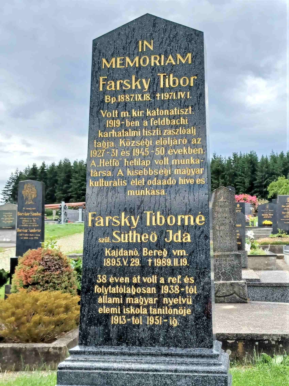 Reformierter Friedhof: Grabstein von Tibor Farsky (*1887/+1971) und Ida Sütheö (*1895/+1989)