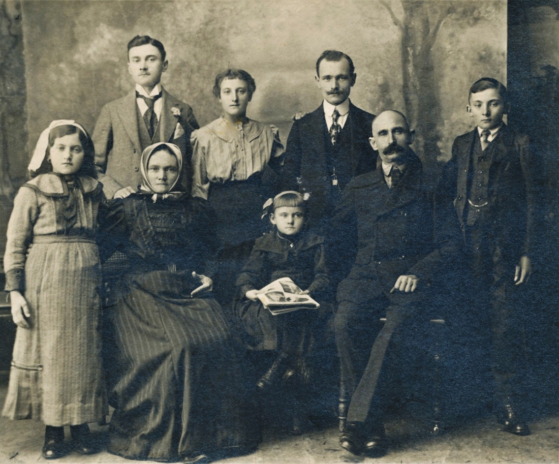Familie Josef Vörös (auch Jozsef,  *1862 / +1918) und Maria Vörös (geb. Krautsack, *1870 / +1943) - Reichlgasse 12
