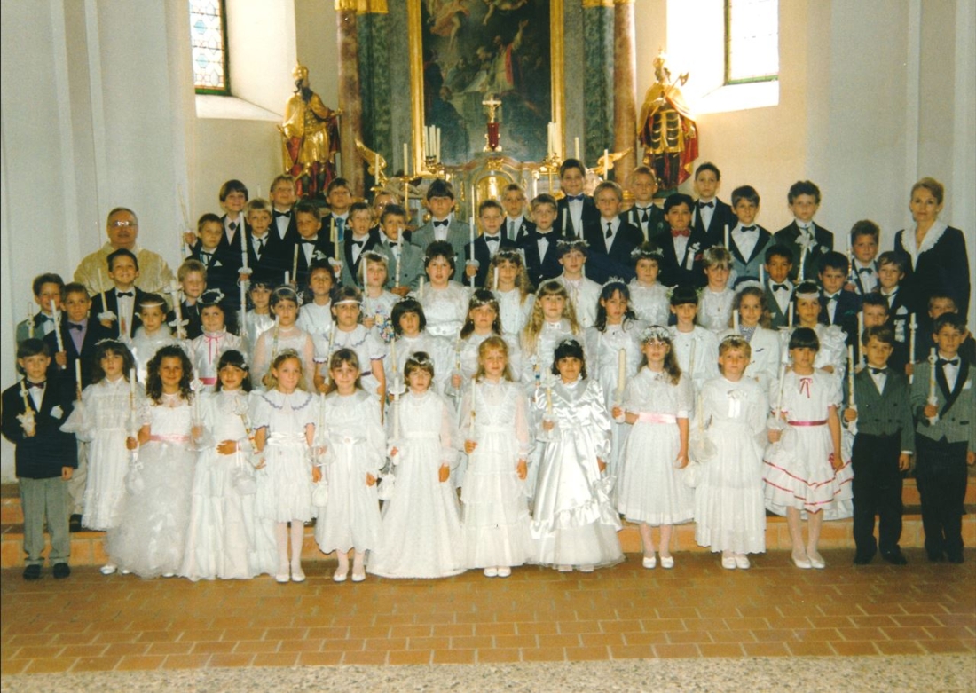 Röm. kath. Pfarre: Erstkommunion 1990 - Schwarz/Steszgal