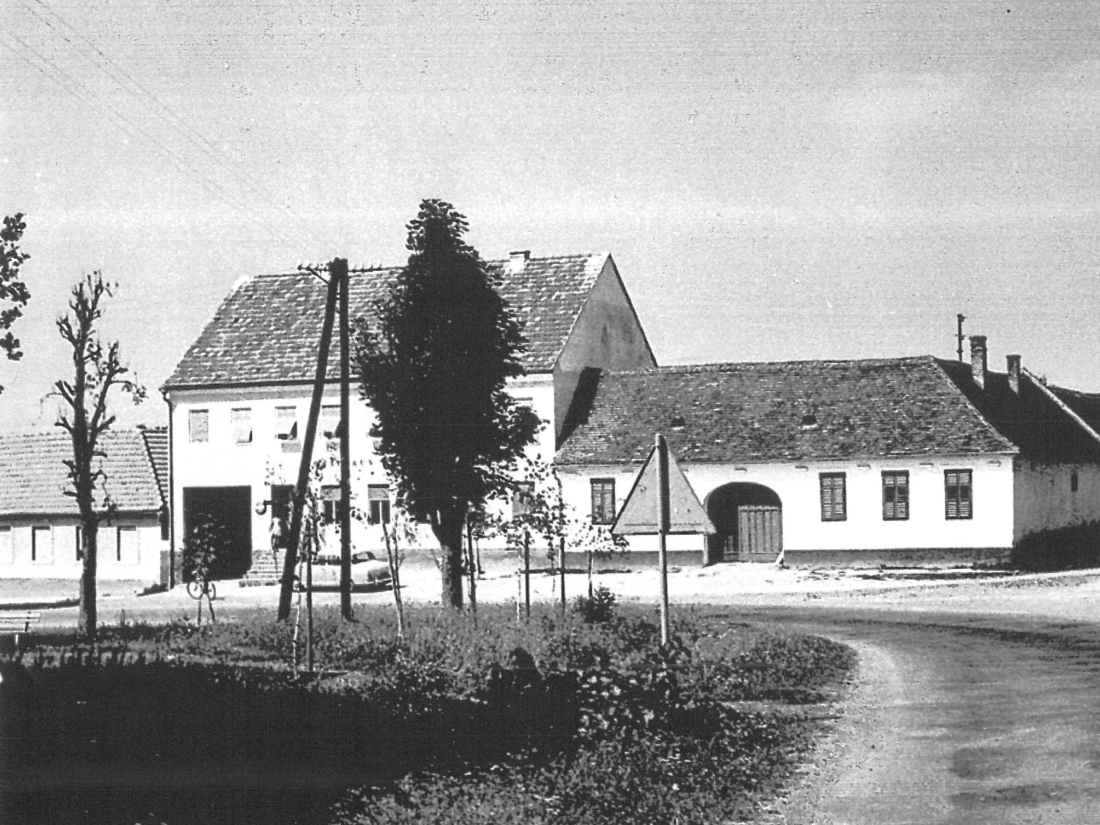 St. Martin: Blick auf die Häuser Oberwarter Straße 28, Oberwarter Straße 26 und Oberwarter Straße 24 - Gasthaus Röhrling