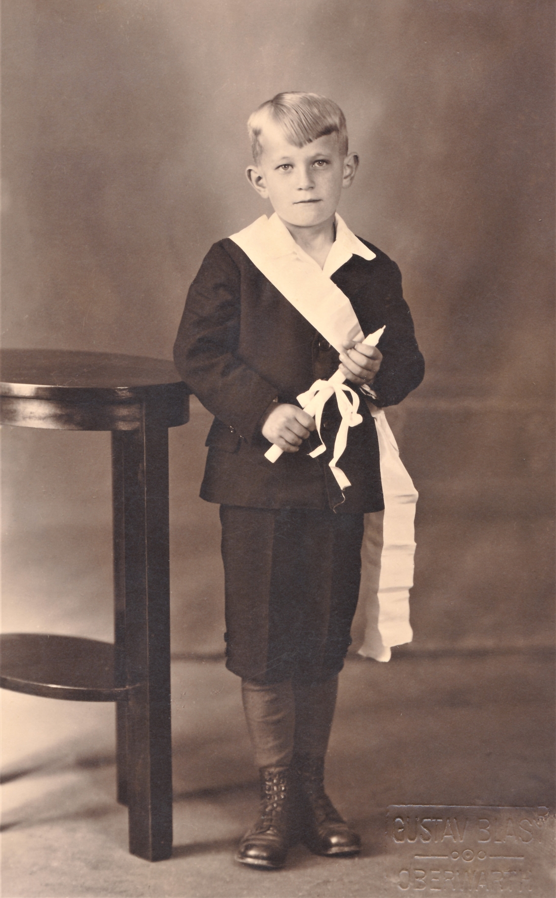 St. Martin: Erstkommunion von Johann Bernhard (*1928/+1995)