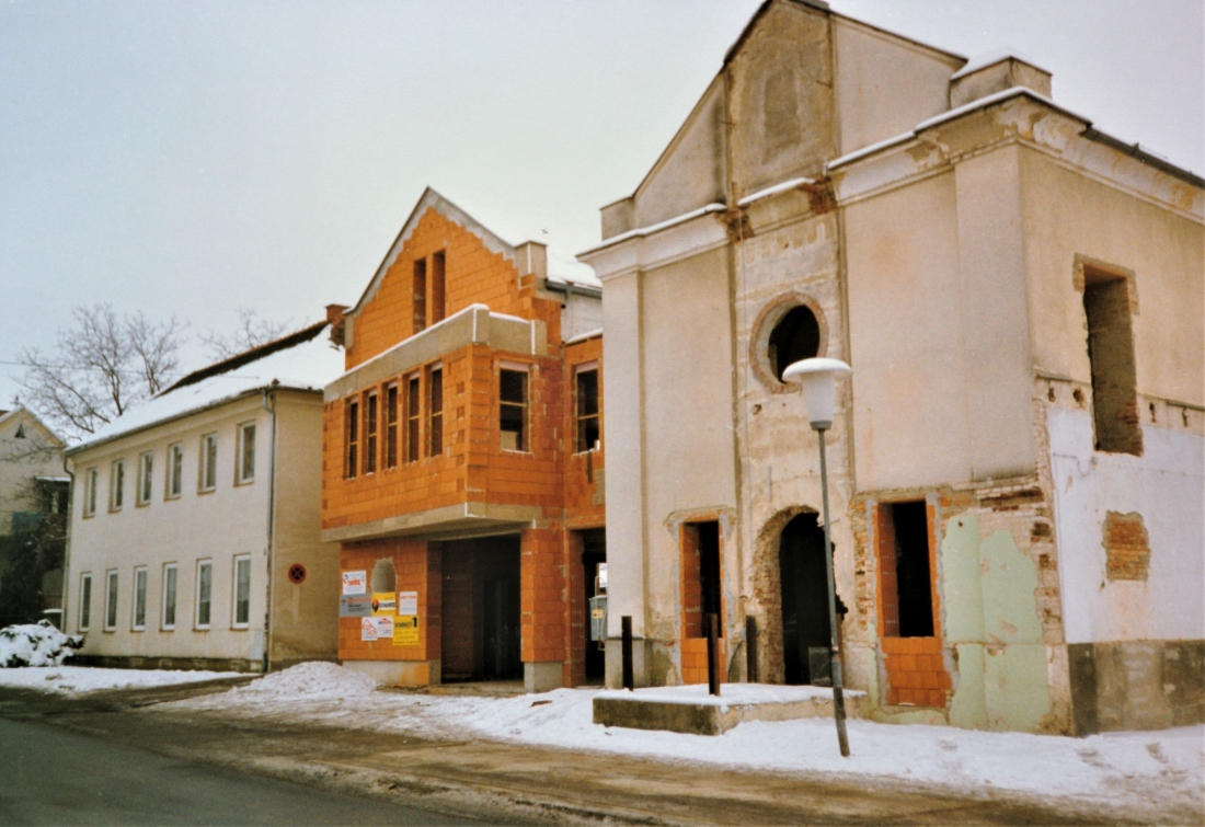 Umbau der ehemaligen Synagoge (später Feuerwehrhaus) zur Zentralmusikschule (Ambrosigasse 13)