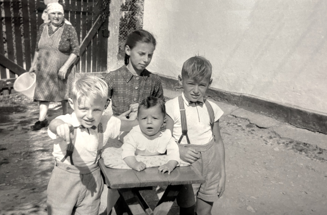 Kindergruppe der Familie Imre - Horvath (OW 465 / Schwalbengasse 5)