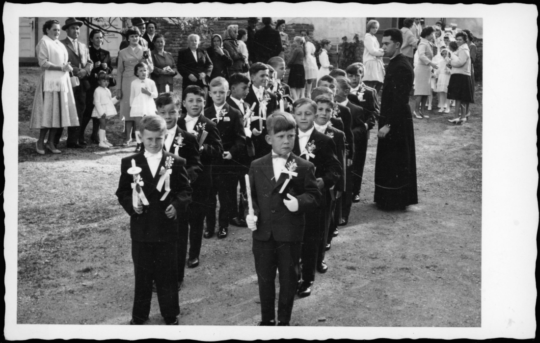 Röm. kath. Pfarrgemeinde: Hl. Erstkommunion 1960 - Mikovits