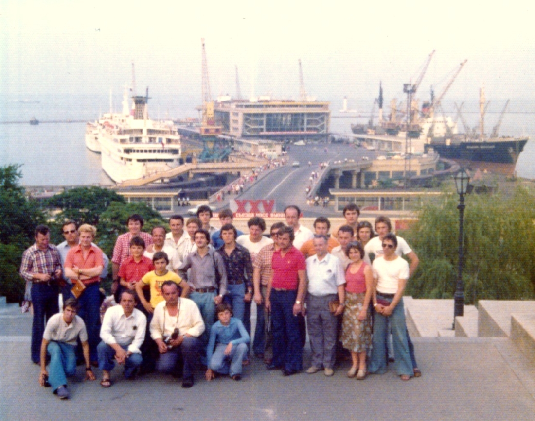 Stadtkapelle: Gruppenfoto im Zuge der Konzertreise nach Kischinow - Hafen von Odessa (Ukraine/UdSSR)