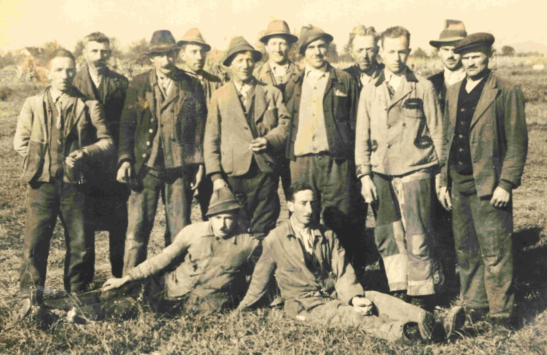 Männergruppe mit Sandor Pongracz