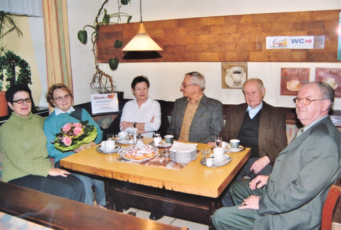 Gesellige Runde im Stadt-Cafe Gamauf (Horvath, Riegler, Gabriel, Pexa, Blach)