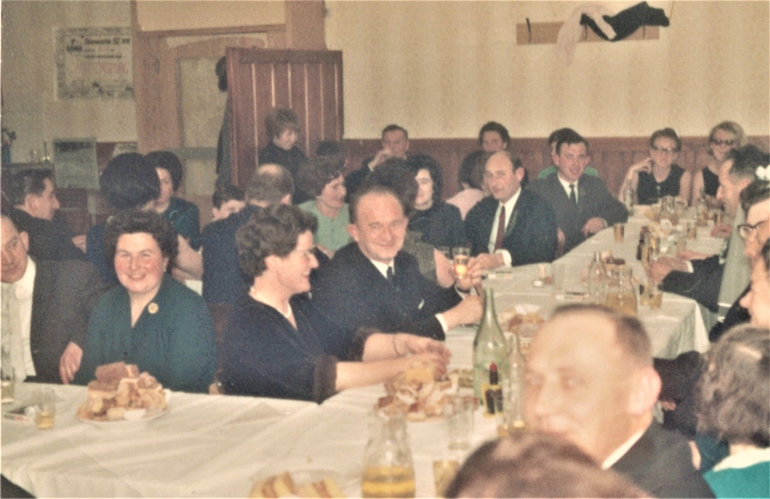 Hochzeit Isabella Baliko und Ernst Tölly am 4. Juli 1967: An der Tafel