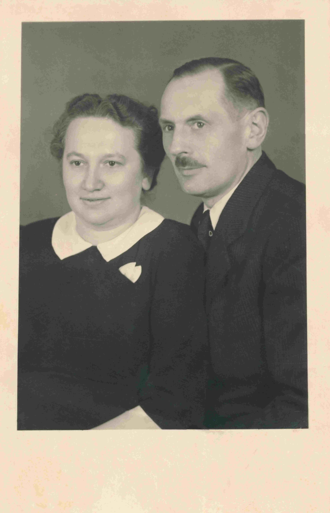 Das Ehepaar Teresia Zambo (geb. Weber, *1907/*1981) und Sandor/Alexander Zambo sen. (Gastwirt, *1901/+1945) - Portrait