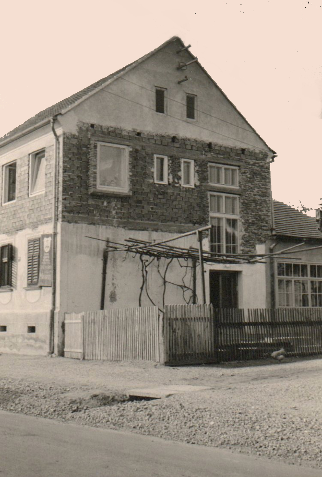 Aufstockung des Hauses Miertl - Steinamangererstraße 65