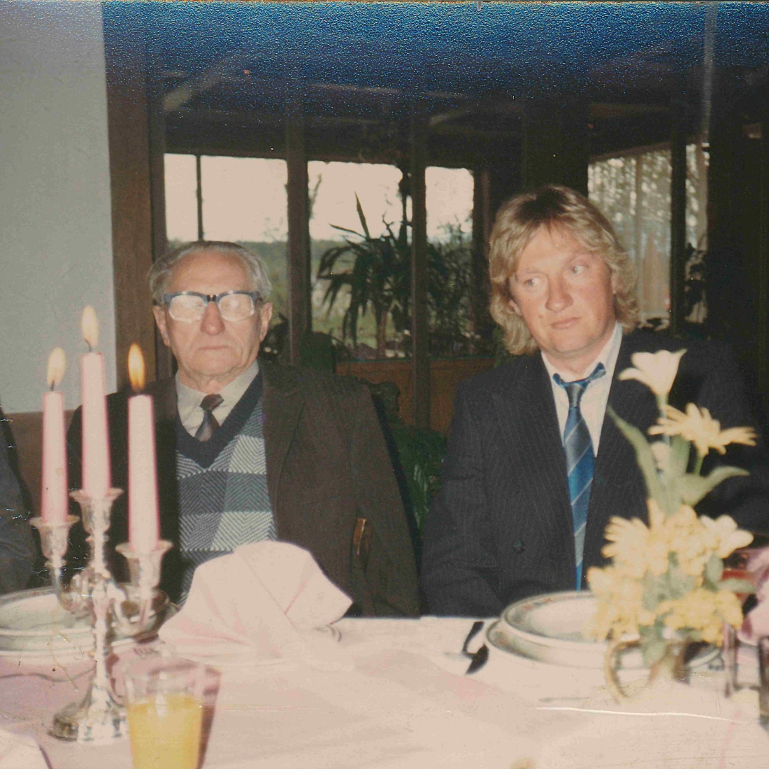 "Lile" Ludwig Benkö feiert seinen 40. Geburtstag - hier am Bild mit seinem Vater Michael Benkö (*1909/+1989)