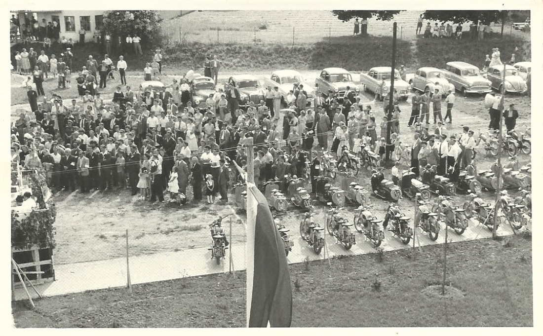 Fahrzeugweihe am Badplatz