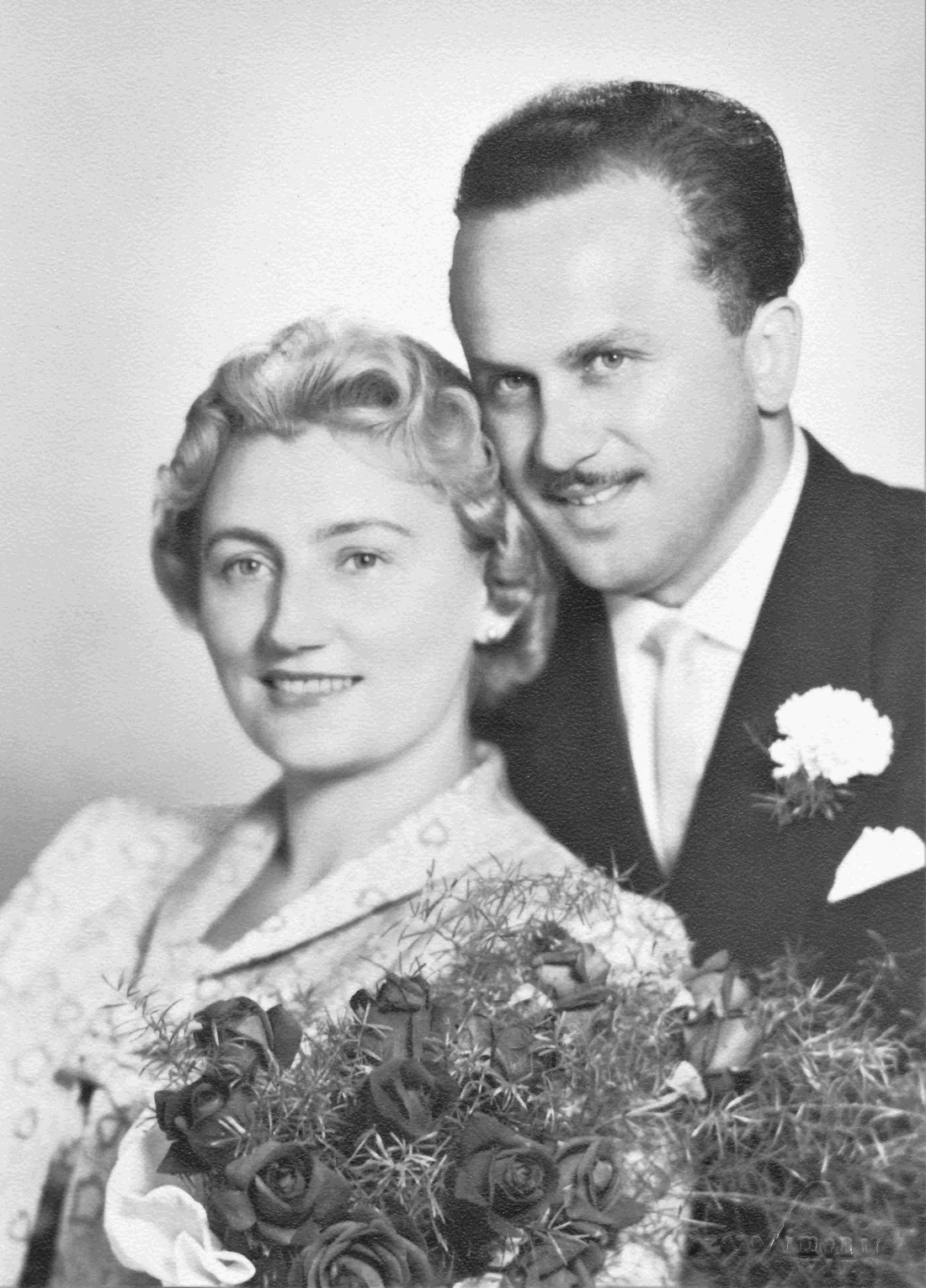 Das Hochzeitspaar Gertraud Wenisch (*1926) und Rudolf Schober (*1922/+2005) - Schlainingerstraße 4